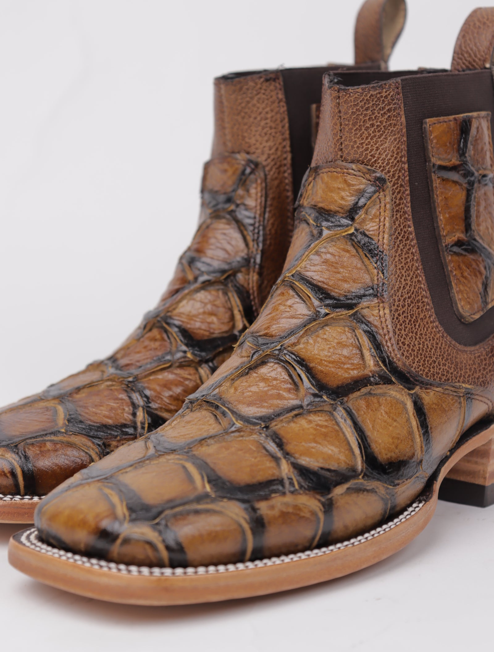 BOTIN EN PIEL DE PESCADO IMITACIÓN